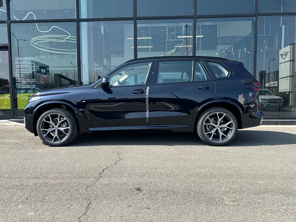 BMW X5 2025 xDrive 30Li Exclusive M Sports Night Package купить на сайте DeffCars