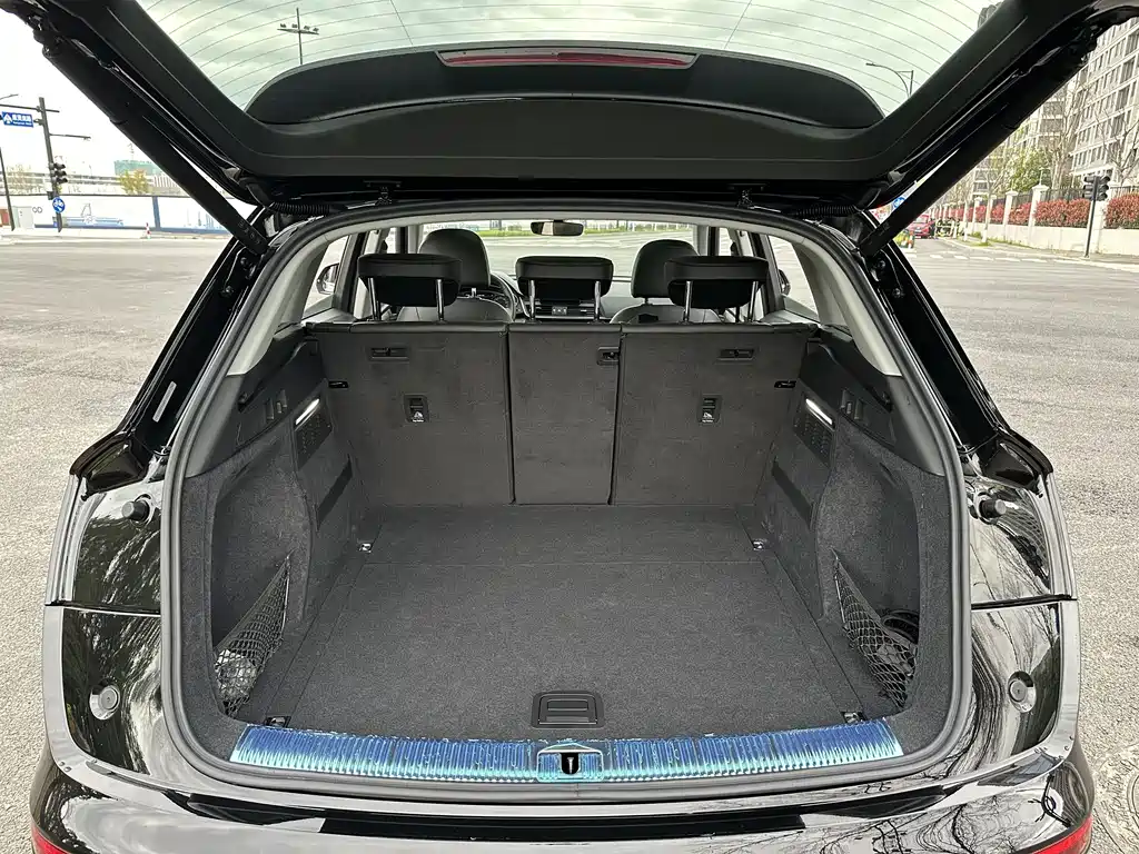 Audi Q5L 2020 facelift 40 TFSI Honorable and enterprising model купить на сайте DeffCars
