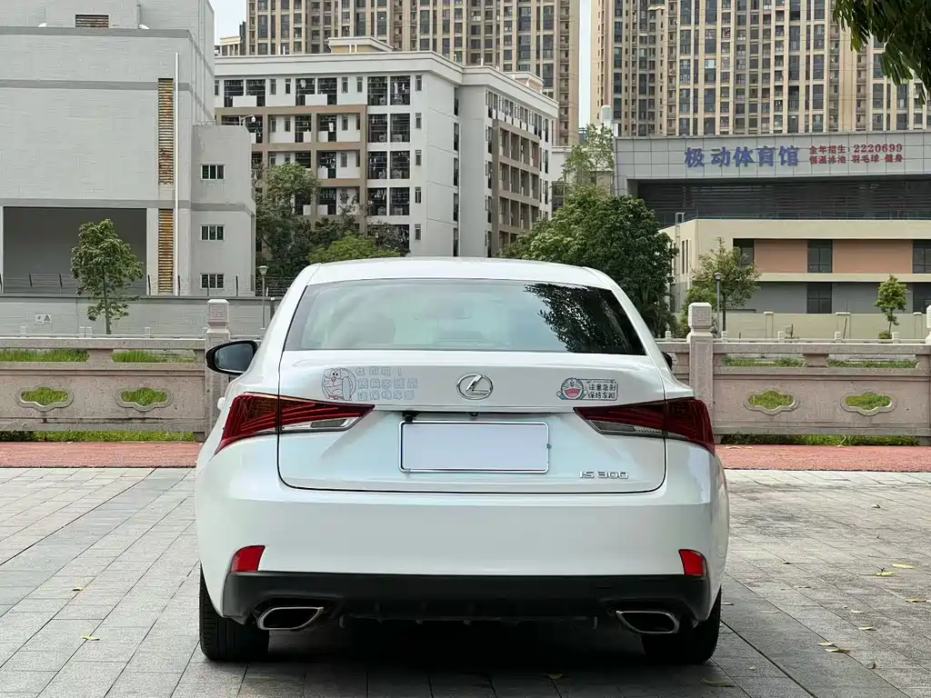 Lexus IS 2017 300 Leading Edition купить на сайте DeffCars