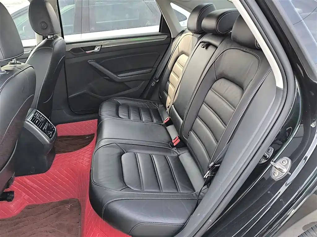 Passat 2017 330TSI DSG Premium Edition купить на сайте DeffCars