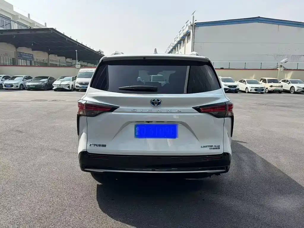 SIENNA 2023 2.5L Hybrid Extreme Edition купить на сайте DeffCars
