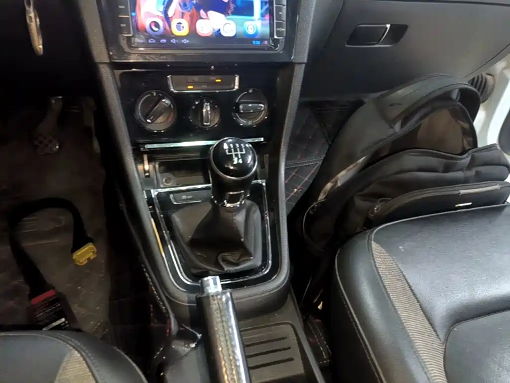 Bora 2015 Quality Edition 1.6L Manual Comfort купить на сайте DeffCars