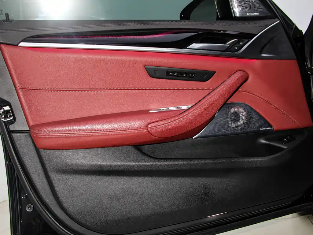 BMW 5 Series 2019 530Li Leading M Sports Package купить на сайте DeffCars
