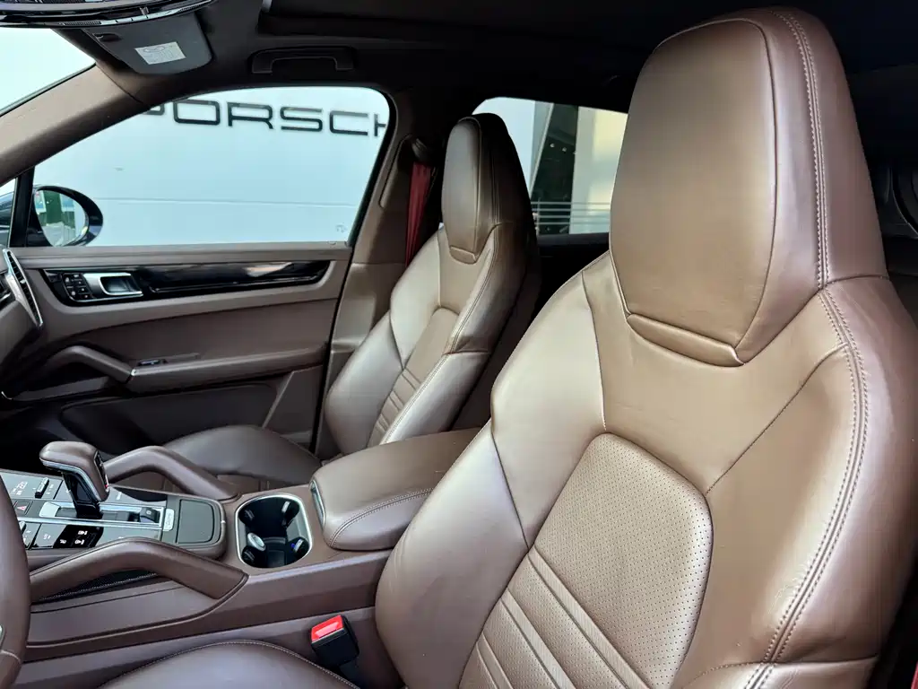 Cayenne New Energy 2020 Cayenne E-Hybrid 2.0T купить на сайте DeffCars