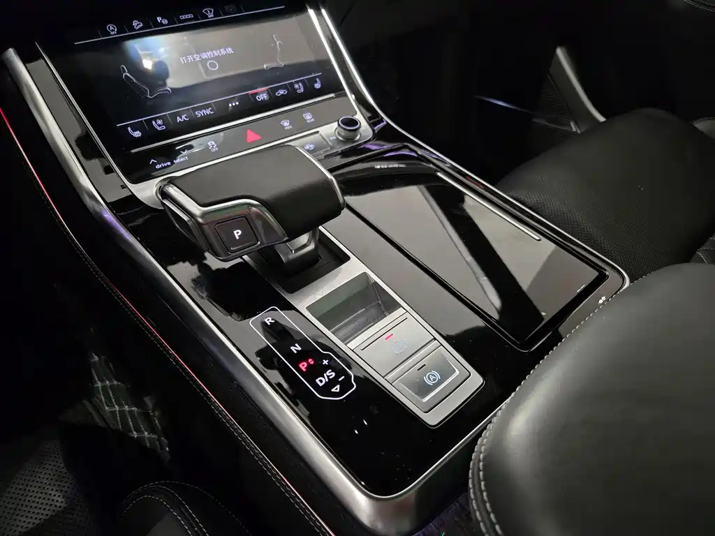 Audi Q8 2023 55 TFSI Premium Dynamic Model купить на сайте DeffCars
