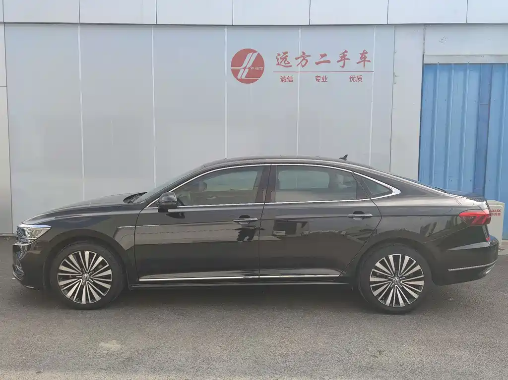 Passat 2019 330TSI Deluxe Edition National VI купить на сайте DeffCars
