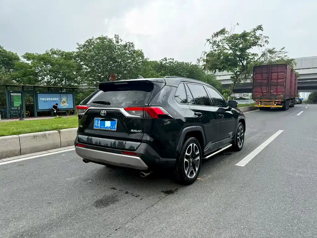 RAV4 Rongfang 2020 2.0L CVT two-wheel drive premium version купить на сайте DeffCars