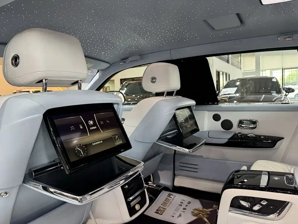 Phantom 2018 6.7T long wheelbase version купить на сайте DeffCars