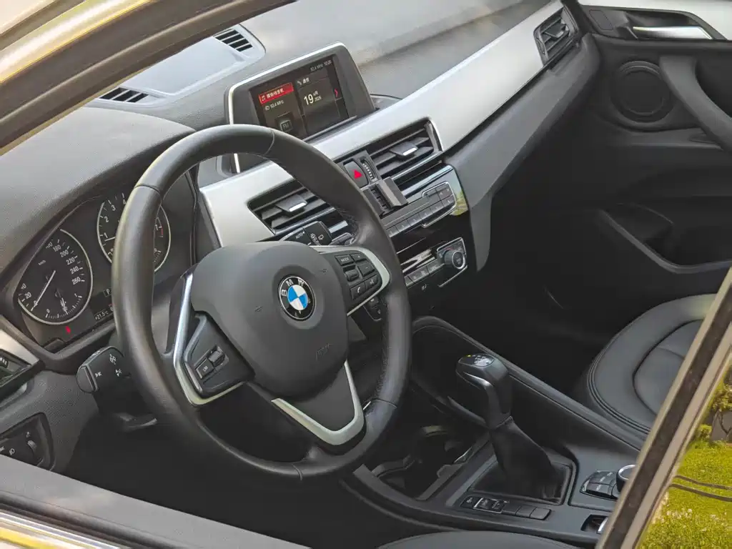 BMW X1 2018 sDrive20Li Leading Model купить на сайте DeffCars
