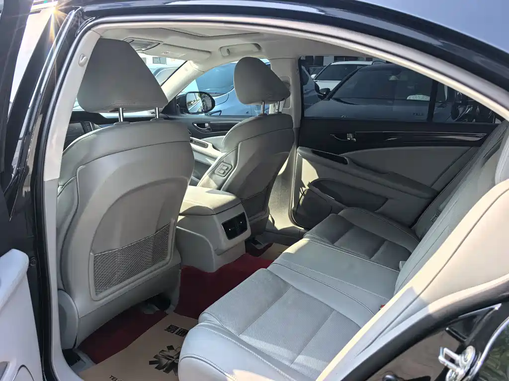 Hongqi H7 2018 2.0T flagship version купить на сайте DeffCars