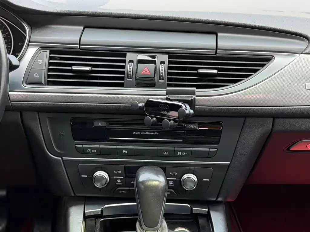 Audi A6L 2018 30th anniversary model 45 TFSI quattro sporty купить на сайте DeffCars