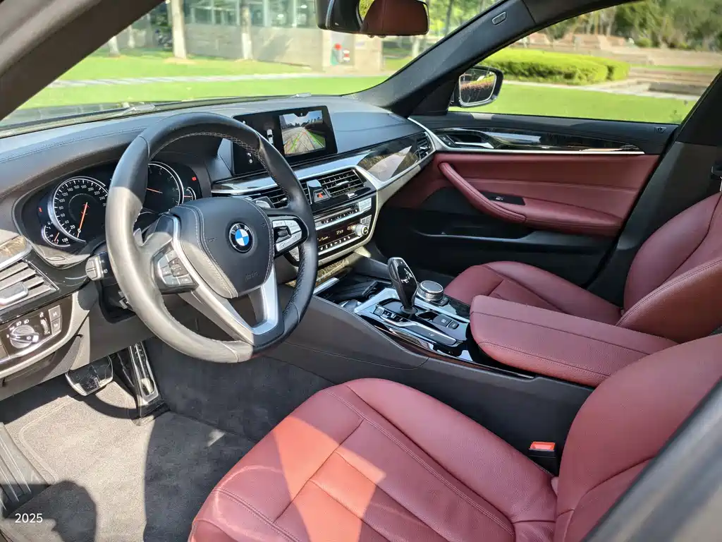 BMW 5 Series 2018 facelift 530Li leading M sports package купить на сайте DeffCars