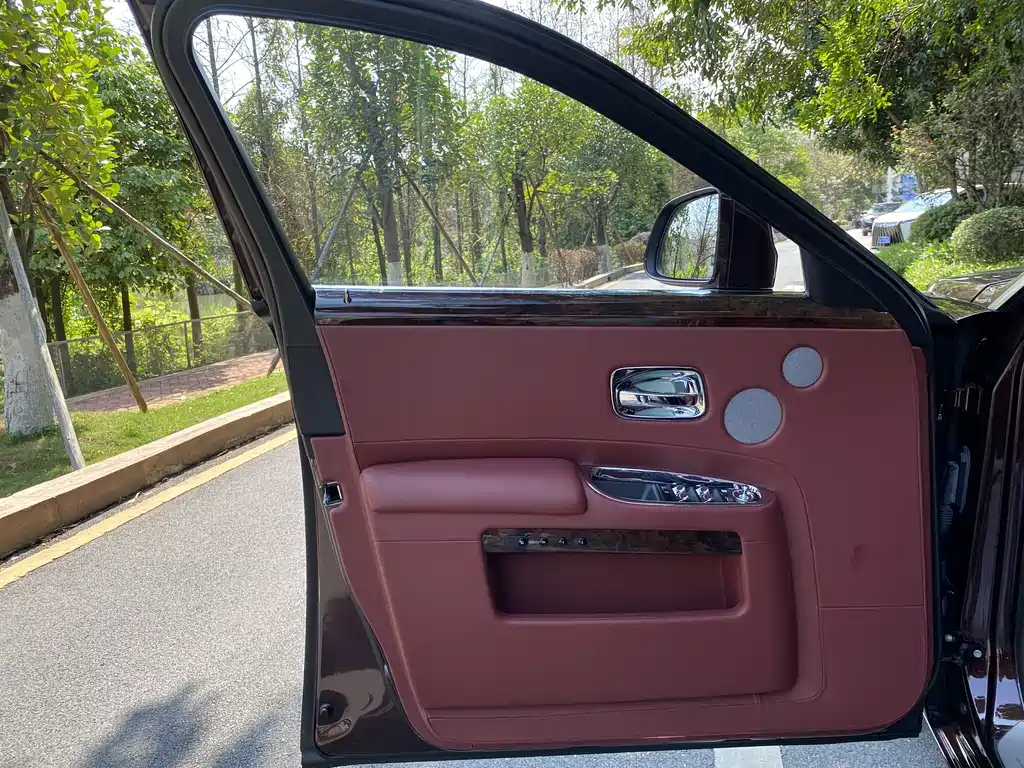 Ghost 2015 Series II Extended Edition купить на сайте DeffCars