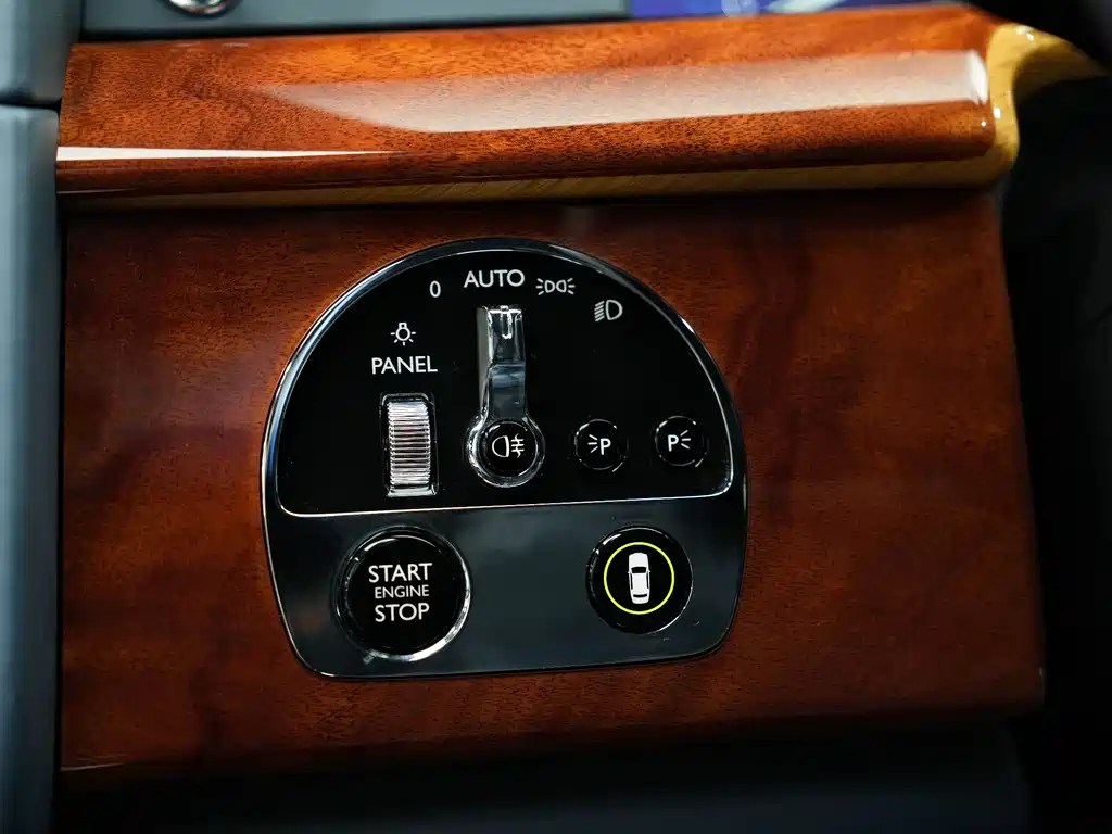 Phantom 2018 6.7T long wheelbase version купить на сайте DeffCars