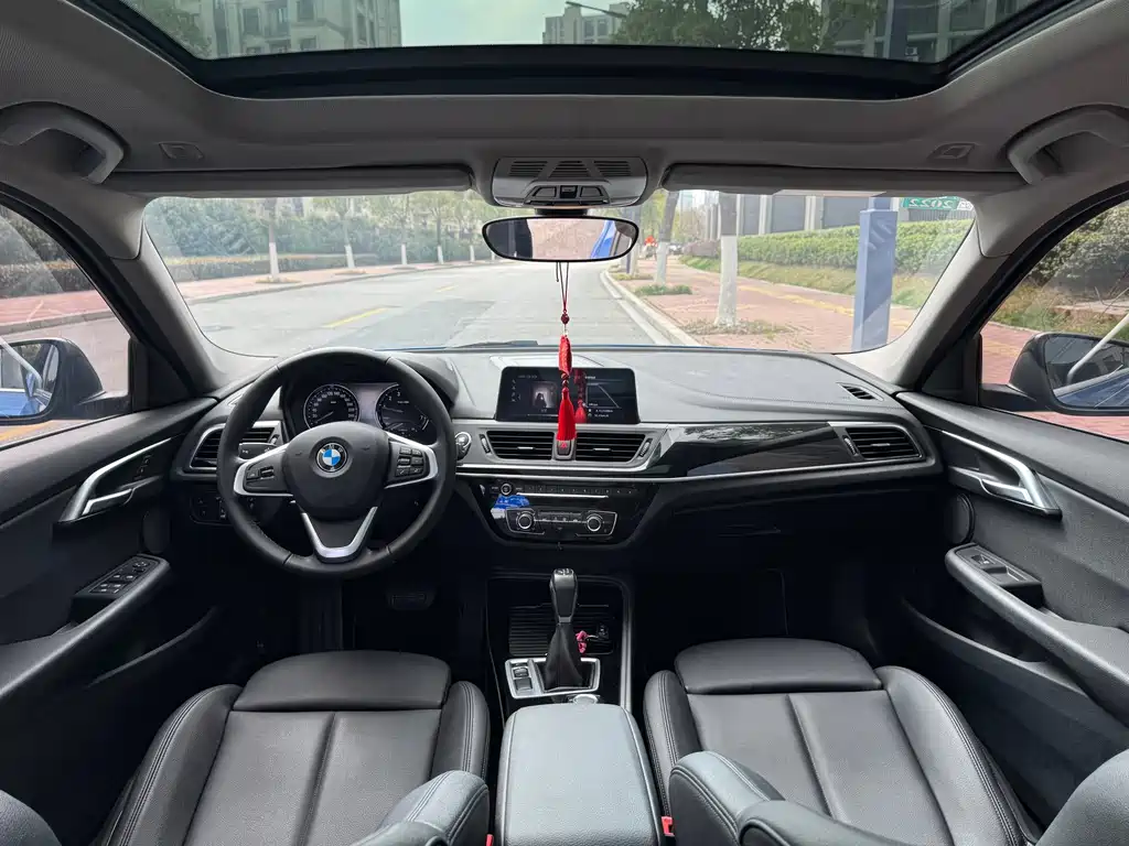 BMW 1 Series 2018 118i Sports купить на сайте DeffCars