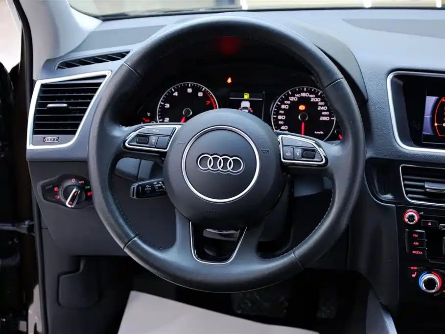 Audi Q5 2017 Plus 40 TFSI Technology купить на сайте DeffCars
