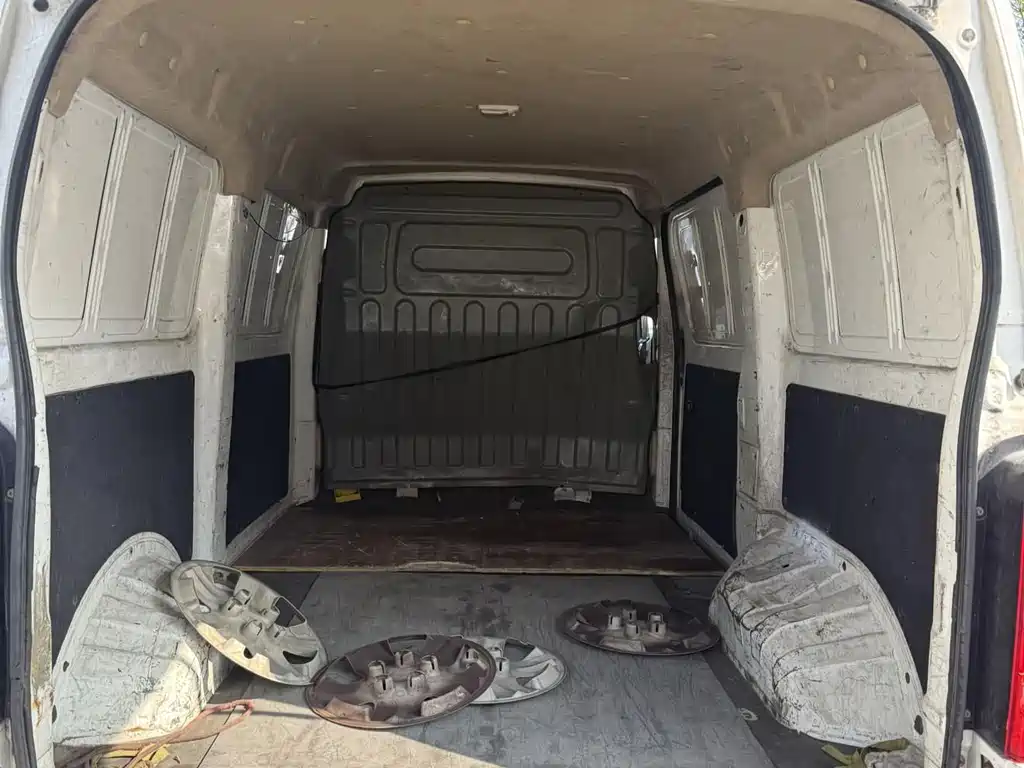 Changan Ruixing EM60 2021 pure electric van transporter 70kW купить на сайте DeffCars
