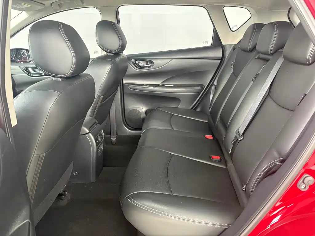 Tiida 2023 1.6L CVT Smart Travel Edition купить на сайте DeffCars