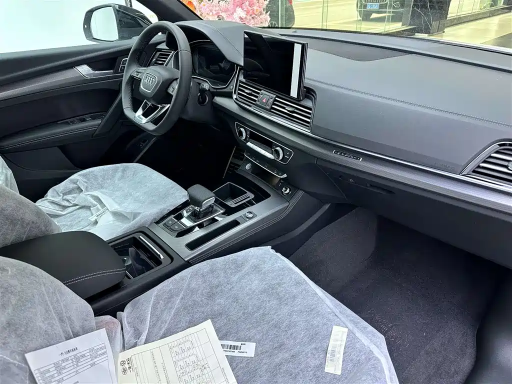 Audi Q5L 2024 40 TFSI luxury and dynamic model купить на сайте DeffCars
