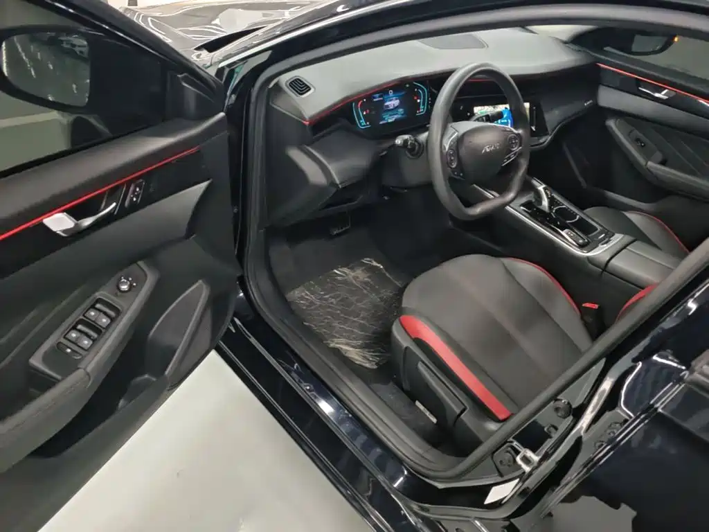 Yixuan max 2023 1.5T Ultra Daddy Edition купить на сайте DeffCars