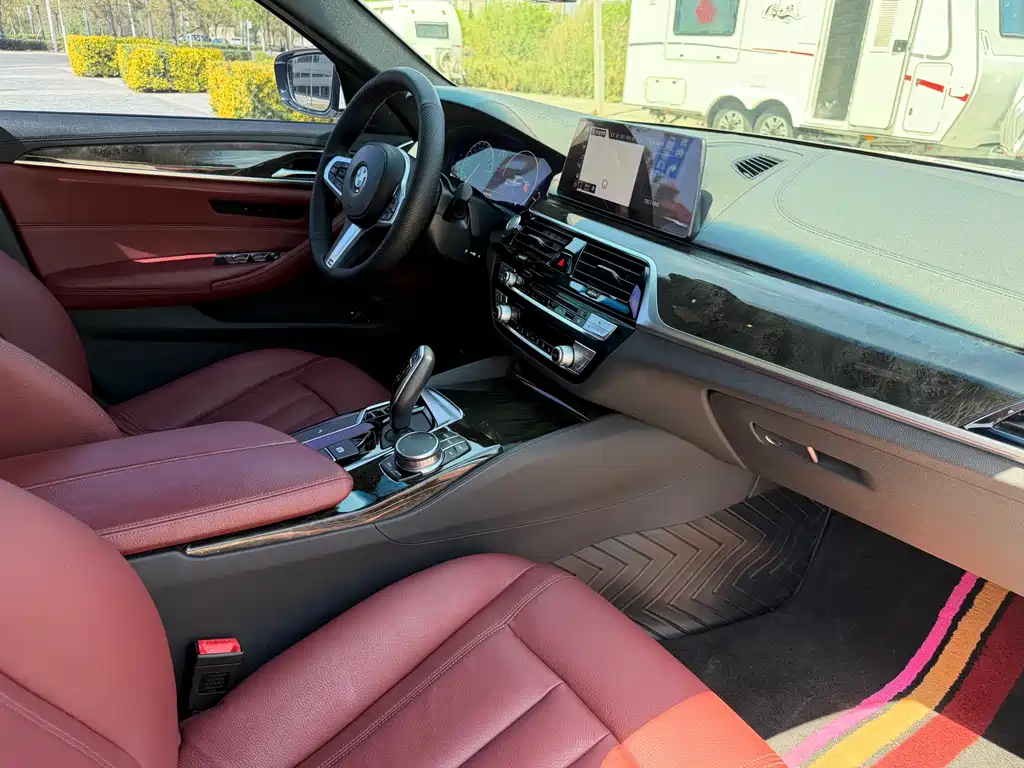 BMW 5 Series 2019 530Li Leading M Sports Package купить на сайте DeffCars