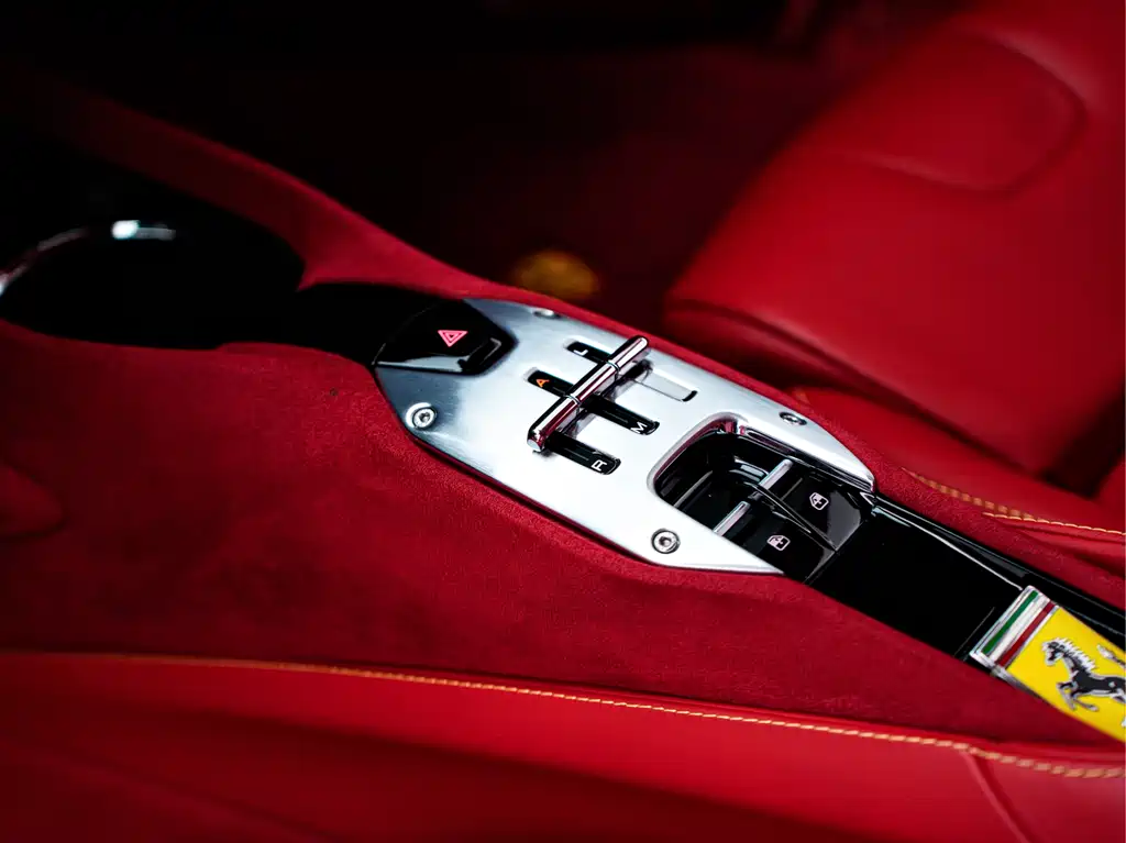 SF90 2020 3.9T V8 Stradale купить на сайте DeffCars