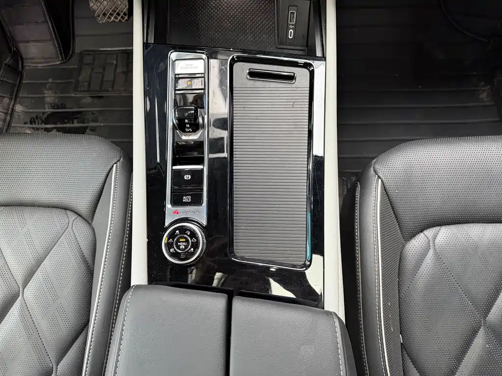 Touron 2024 380TSI four-wheel drive luxury version купить на сайте DeffCars