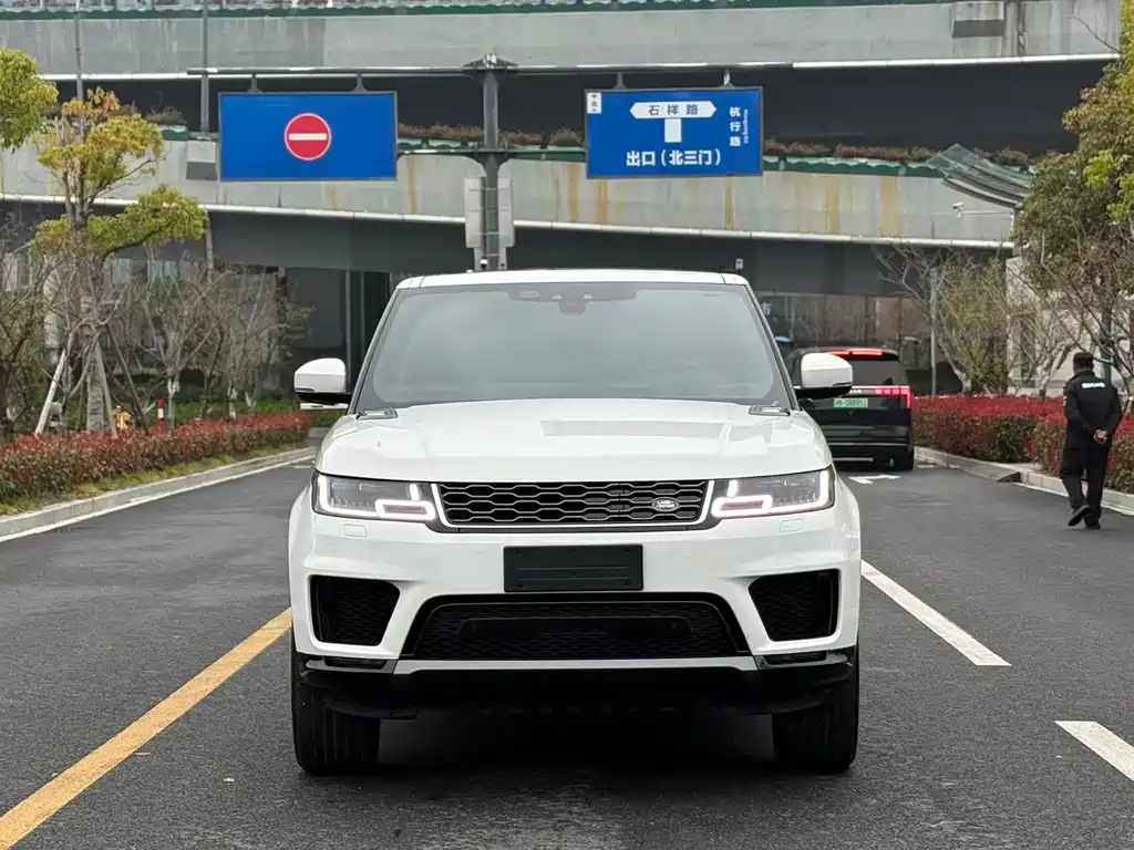 Range Rover Sport New Energy 2019 P400e HSE купить на сайте DeffCars