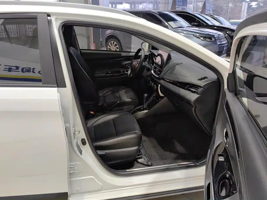 YARiS L Zhixuan 2021 Zhixuan X 1.5L CVT Deluxe Edition купить на сайте DeffCars