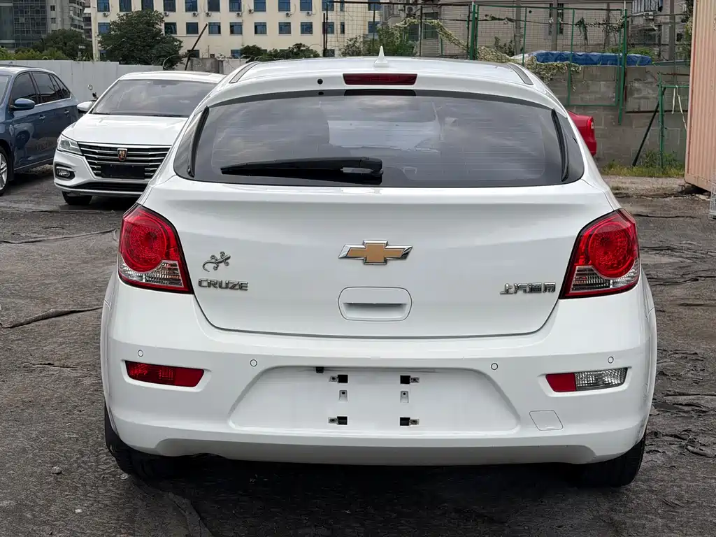 Cruze 2013 hatchback 1.6L manual luxury model купить на сайте DeffCars
