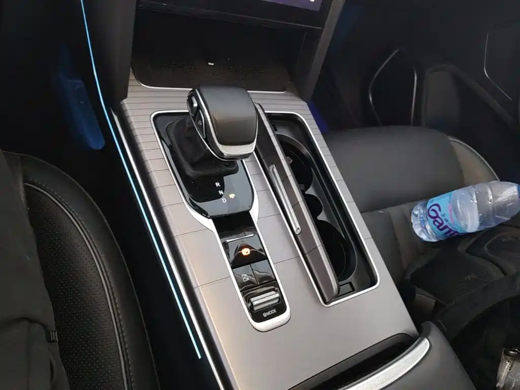 Hongqi HS7 PHEV 2024 2.0T PHEV four-wheel drive Qichang version 6 seats купить на сайте DeffCars