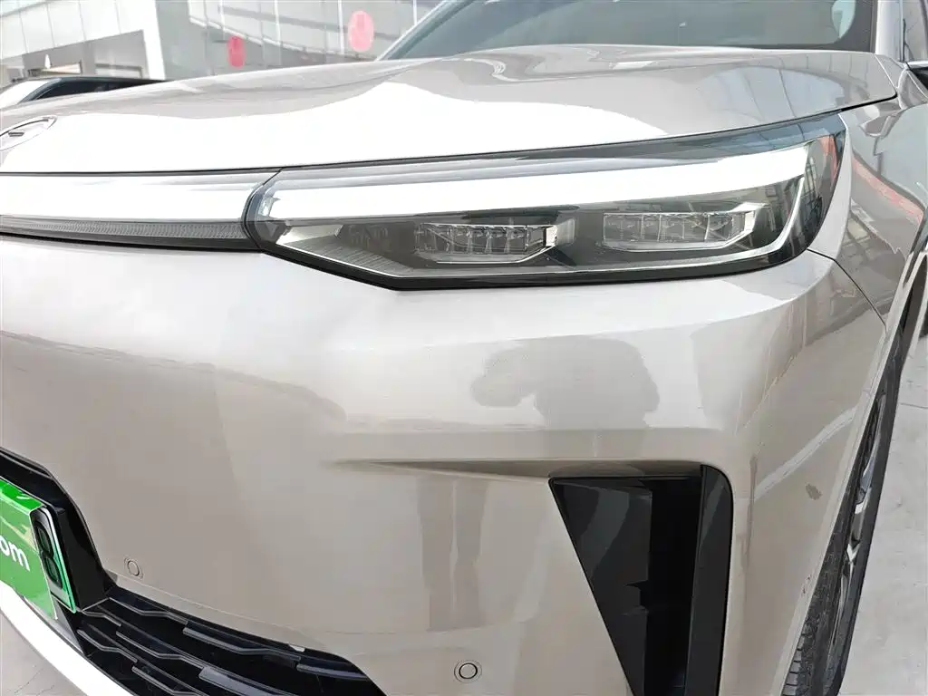 Trumpchi Yearning S9 2025 Qiankun UItra 6-seater купить на сайте DeffCars