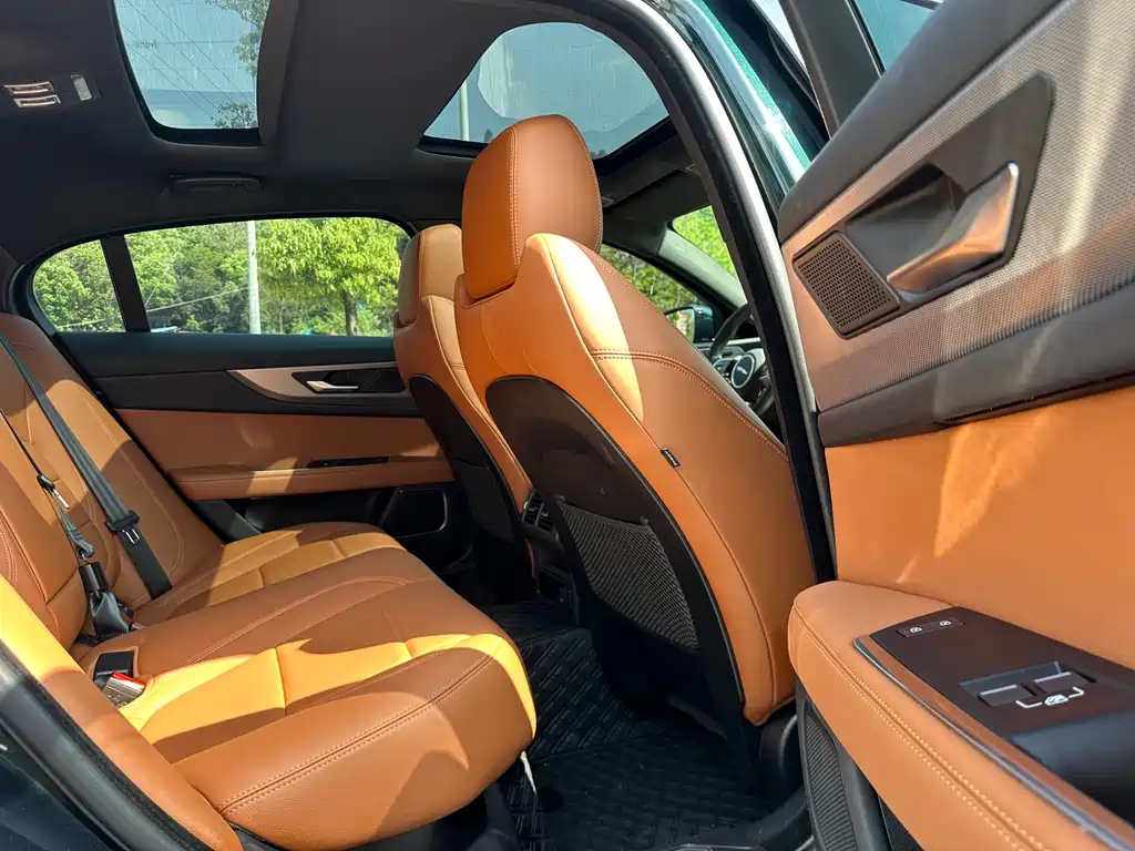 Jaguar XEL 2023 2.0T 250PS R-DYNAMIC S Advanced Sports Edition купить на сайте DeffCars