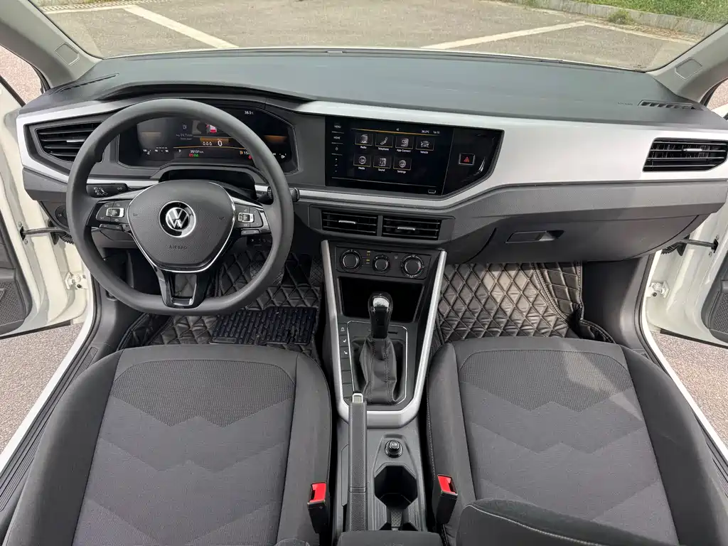 Polo 2023 Plus 1.5L Automatic Panoramic Enjoyment Edition купить на сайте DeffCars