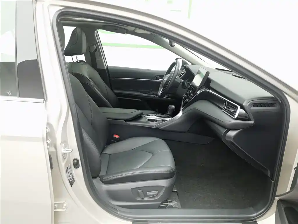 Camry 2021 2.5G Deluxe Edition купить на сайте DeffCars