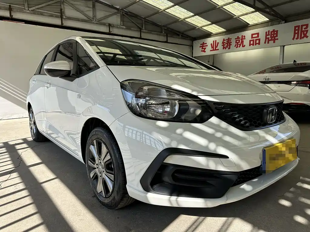 Fit 2022 1.5L CVT Trendy Sunroof Edition купить на сайте DeffCars