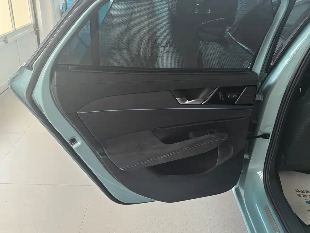 Passat 2025 Pro 380TSI Dragon Edition купить на сайте DeffCars