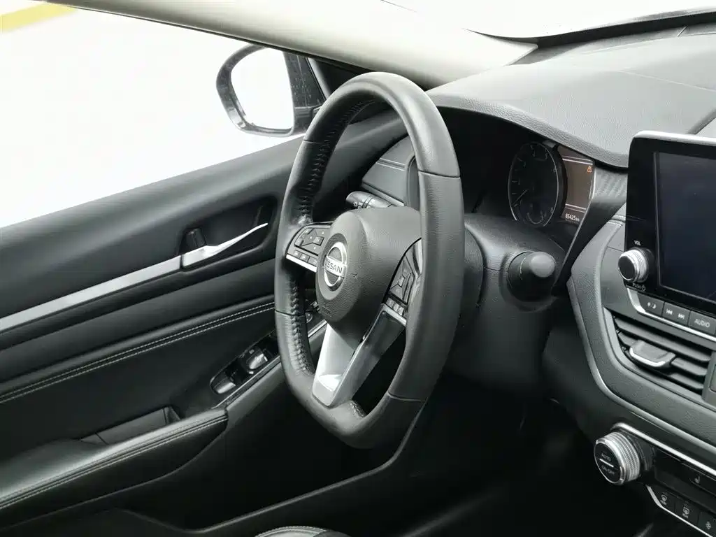 Teana 2019 2.0L XL Upper Smart Travel Edition купить на сайте DeffCars