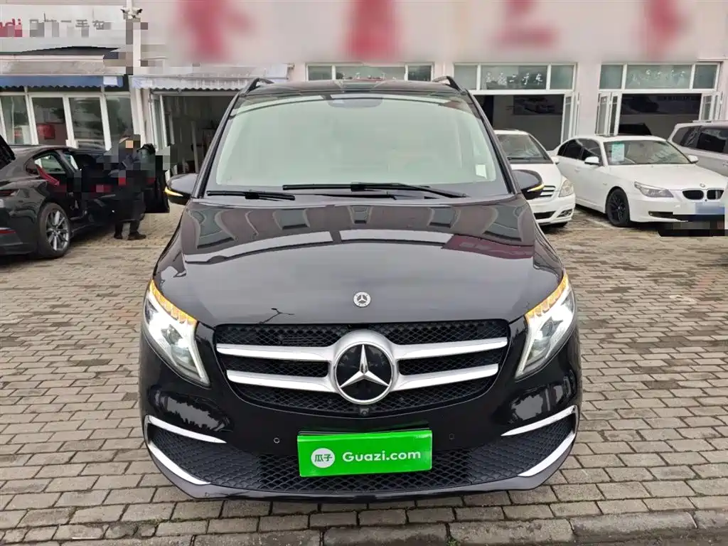 Mercedes-Benz V-Class 2021 V 260 L Long Wheelbase Premium Edition купить на сайте DeffCars