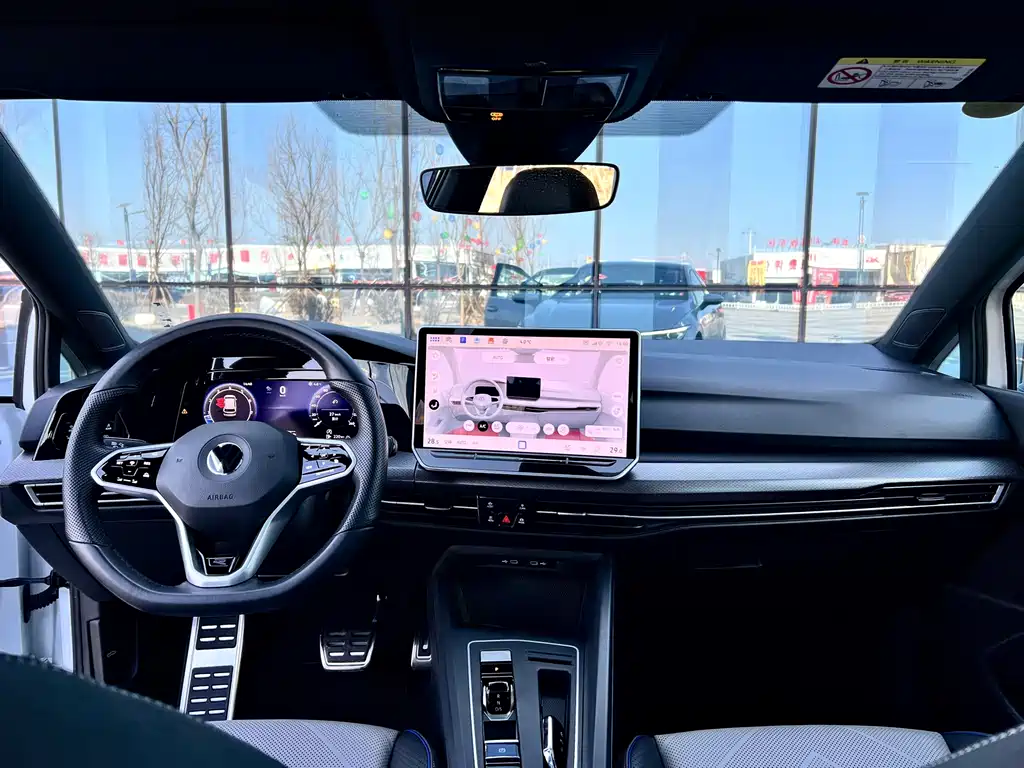 Golf 2025 facelift 300TSI R-Line купить на сайте DeffCars