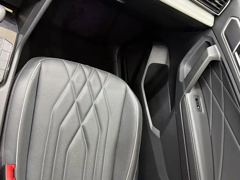 Tiguan L 2023 280TSI automatic two-wheel drive Chaochuang limited edition купить на сайте DeffCars