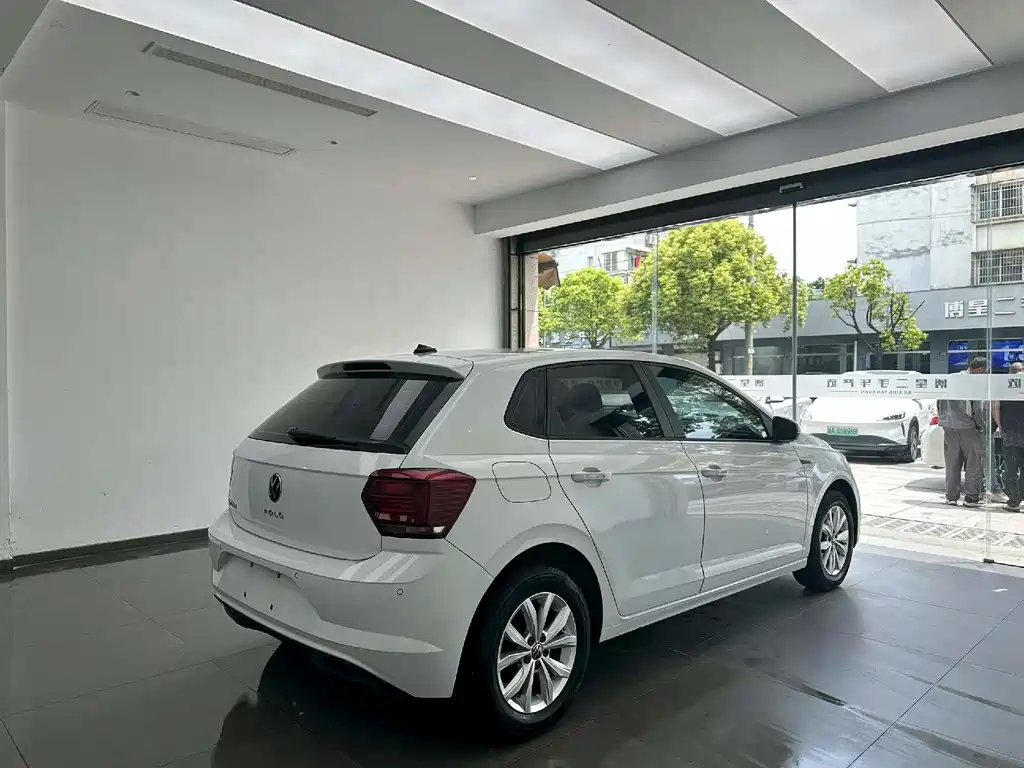 Polo 2023 Plus 1.5L Automatic Colorful Technology Edition купить на сайте DeffCars