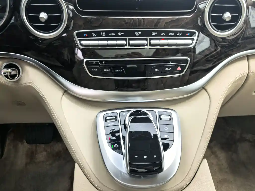 Mercedes-Benz V-Class 2018 V 260 L Premium Extended Edition National VI купить на сайте DeffCars