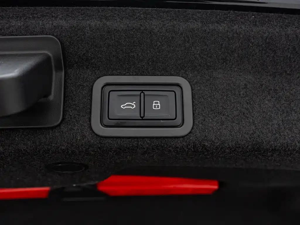 Audi A6L 2025 45 TFSI Premium Dynamic + Ventilation Comfort Package купить на сайте DeffCars