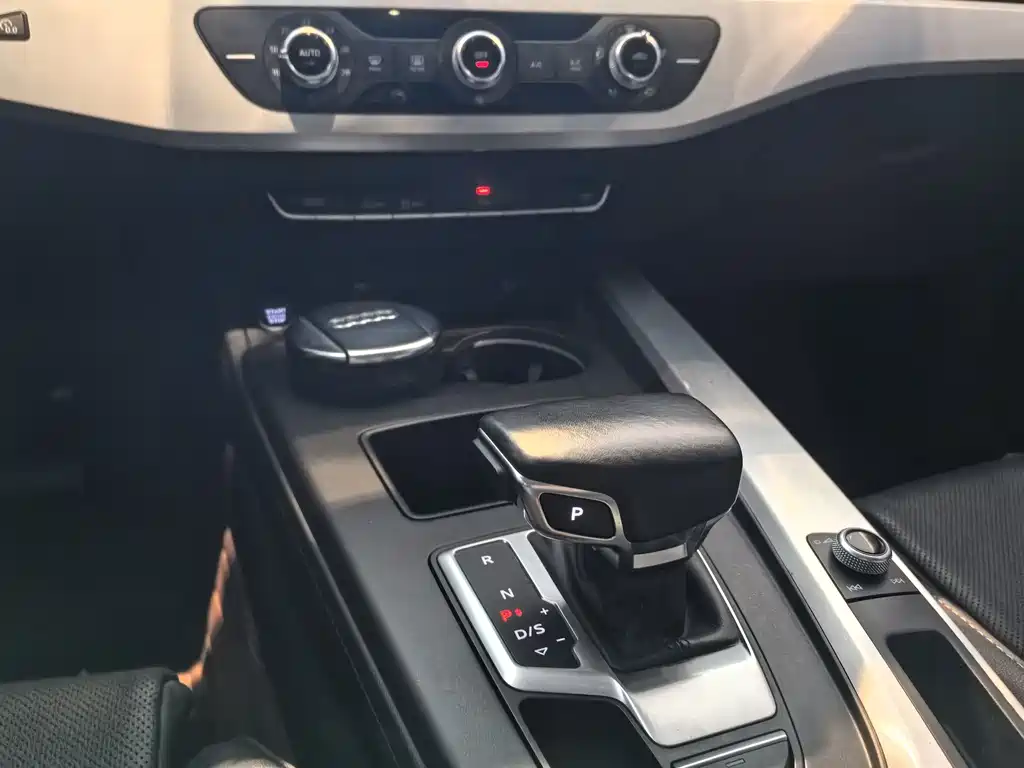 Audi A4L 2020 40 TFSI Fashionable and Dynamic купить на сайте DeffCars