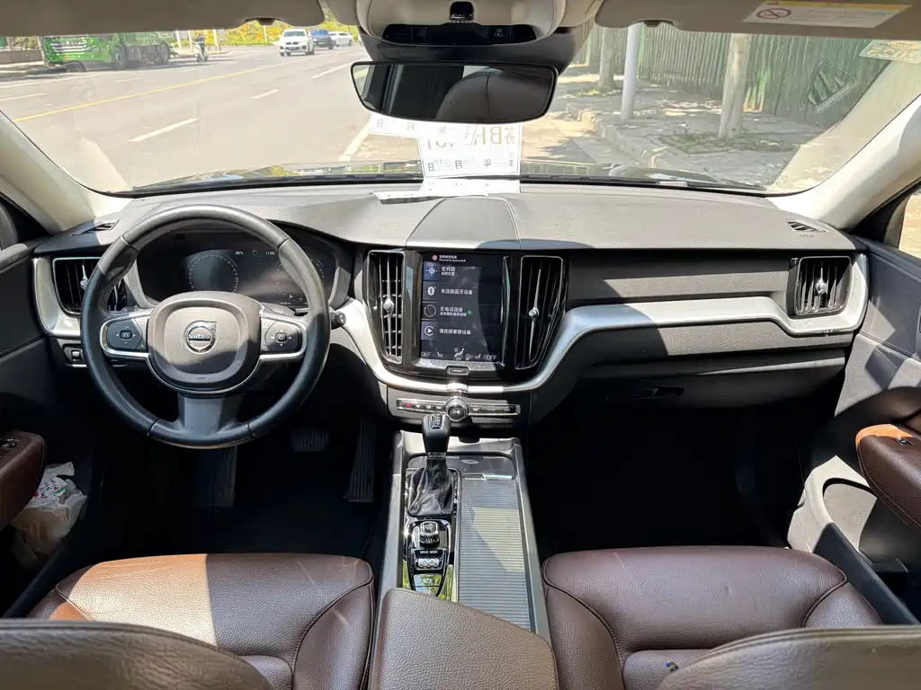 Volvo XC60 2019 T5 4WD Zhiyuan Edition National VI купить на сайте DeffCars