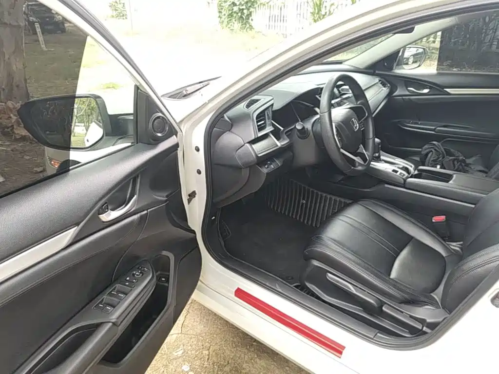 Civic 2016 220TURBO CVT Deluxe Edition купить на сайте DeffCars