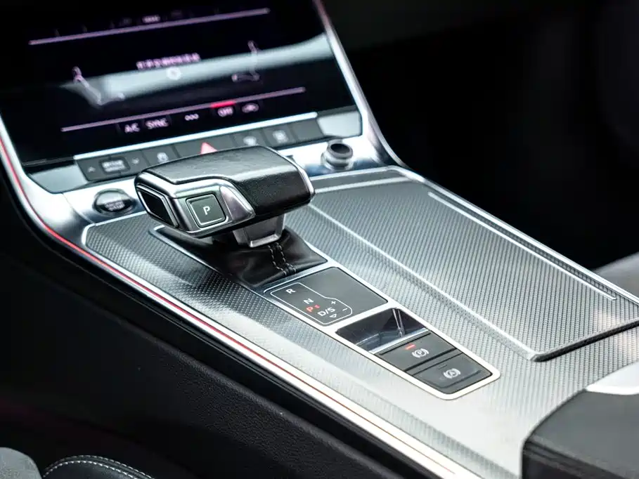 Audi A6L New Energy 2020 55 TFSI e quattro купить на сайте DeffCars
