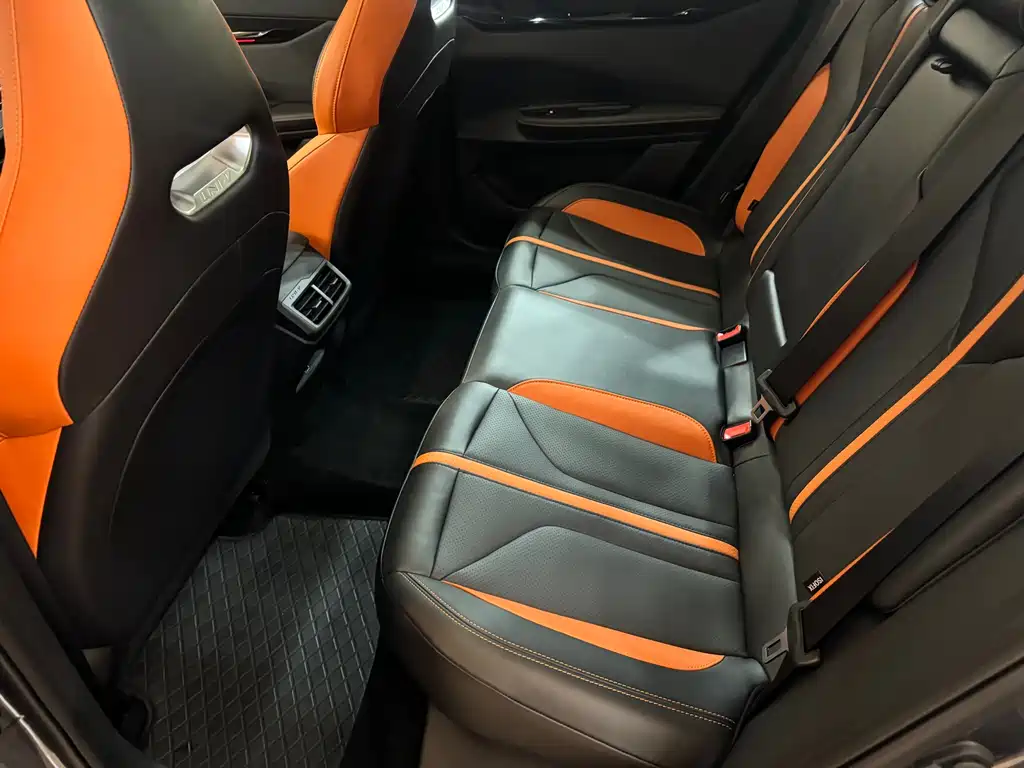 Changan UNI-V 2024 1.5T exclusive model купить на сайте DeffCars