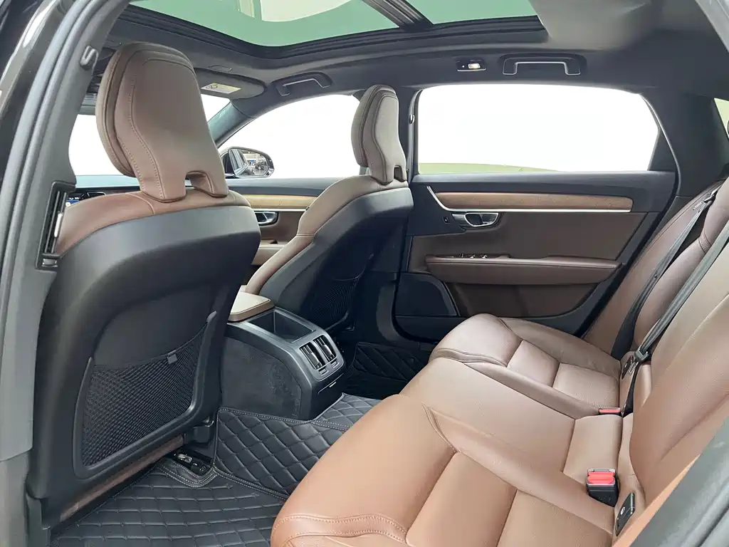 Volvo S90 2024 B5 Zhiyi Luxury Edition купить на сайте DeffCars